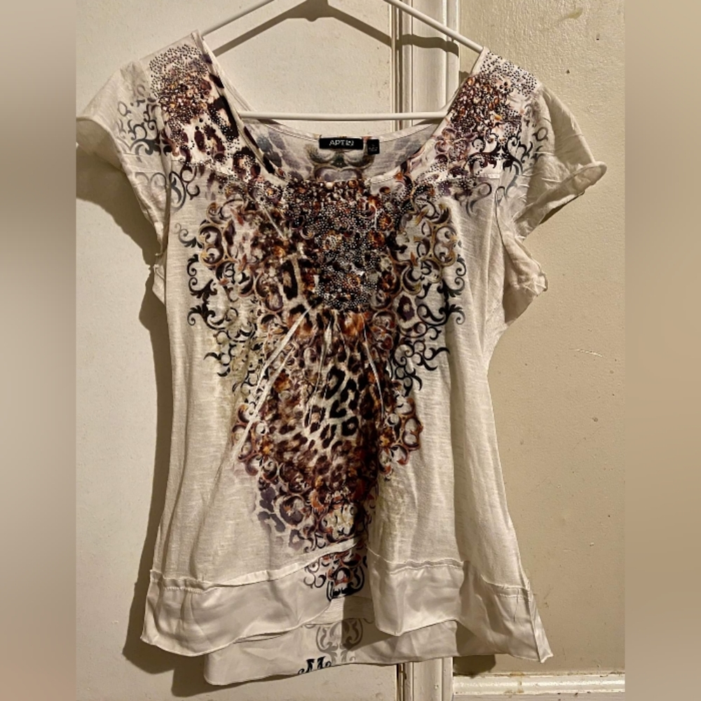 Apt 9 Top